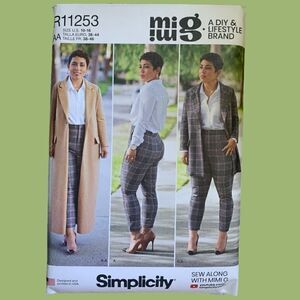 Simplicity MimiG size 22 clothing pattern
